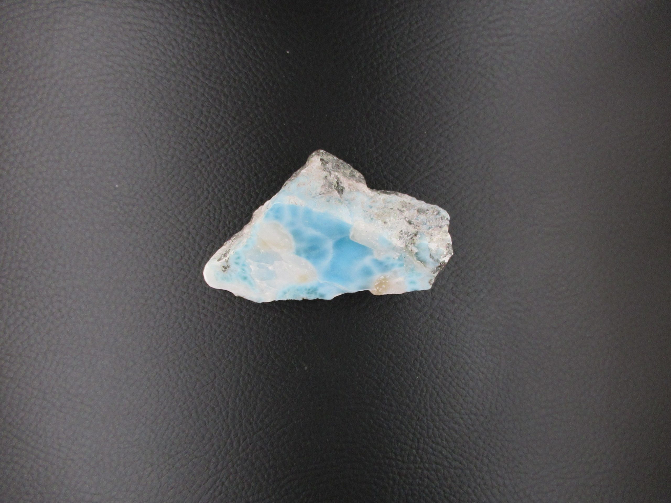 Pierre brute de Larimar AA – polie sur une seule face (pièce unique)