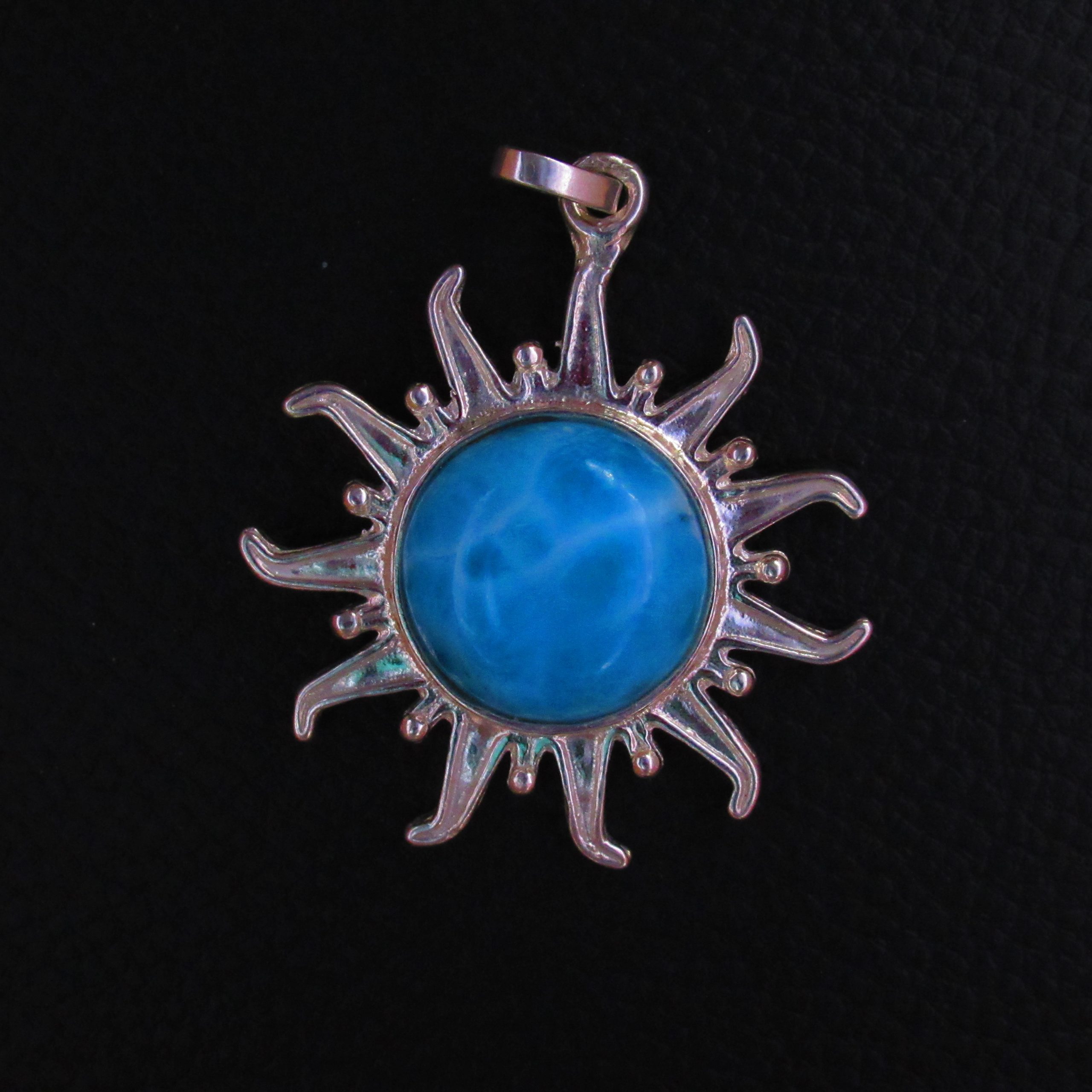 Pendentif Soleil en Larimar AAA et argent 925 – Pièce unique
