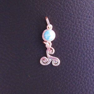 Pendentif Triskel – Larimar AA et Argent 925